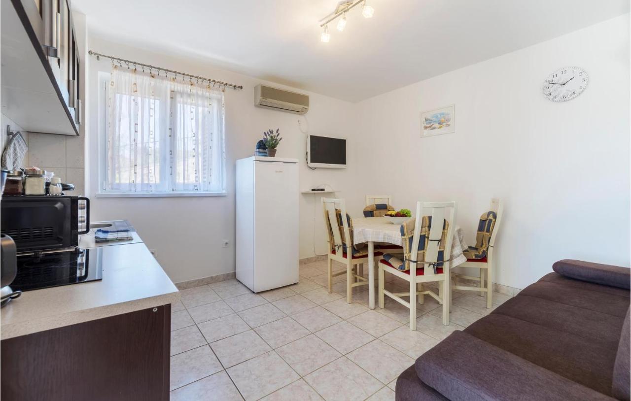 Cozy Apartment In Pula With Kitchen Exterior foto